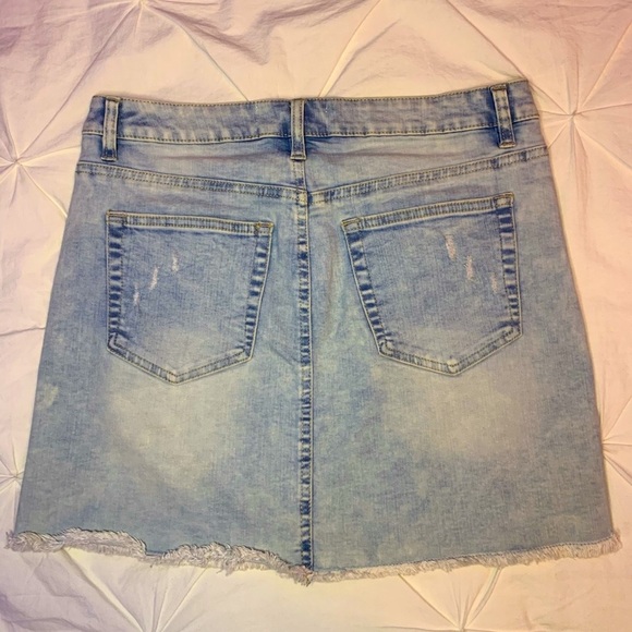 Urban | Light Wash Denim Mini Skirt - Picture 4 of 4